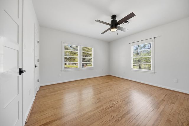 104 E Nichols Street, Bellville, TX 77418