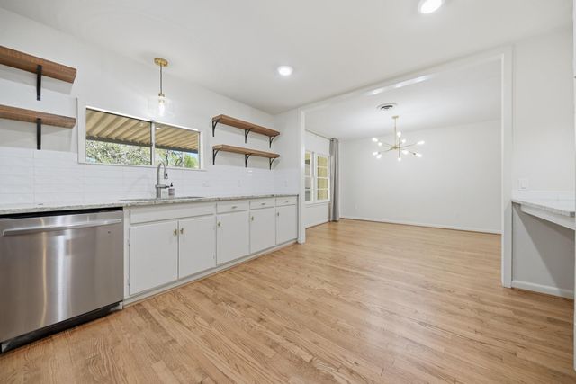 104 E Nichols Street, Bellville, TX 77418