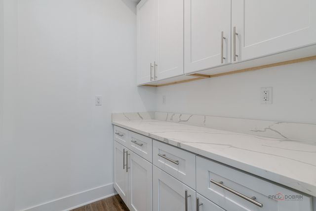 1061 Green Bay Road, Lake Bluff, IL 60044