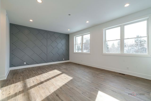 1061 Green Bay Road, Lake Bluff, IL 60044