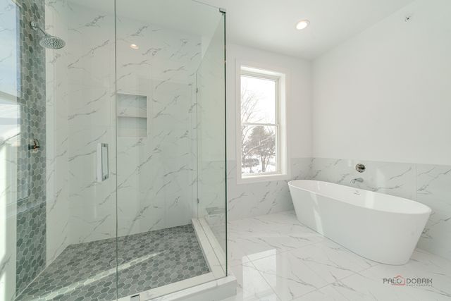 1061 Green Bay Road, Lake Bluff, IL 60044