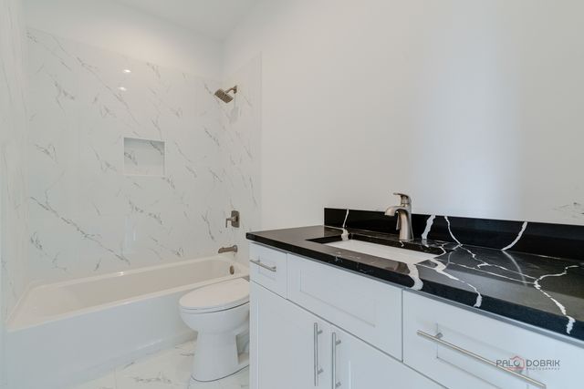 1061 Green Bay Road, Lake Bluff, IL 60044