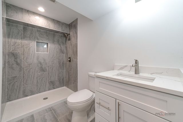 1061 Green Bay Road, Lake Bluff, IL 60044