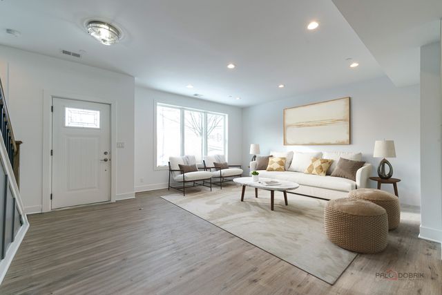 1061 Green Bay Road, Lake Bluff, IL 60044