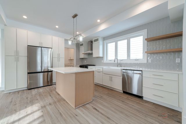 1061 Green Bay Road, Lake Bluff, IL 60044