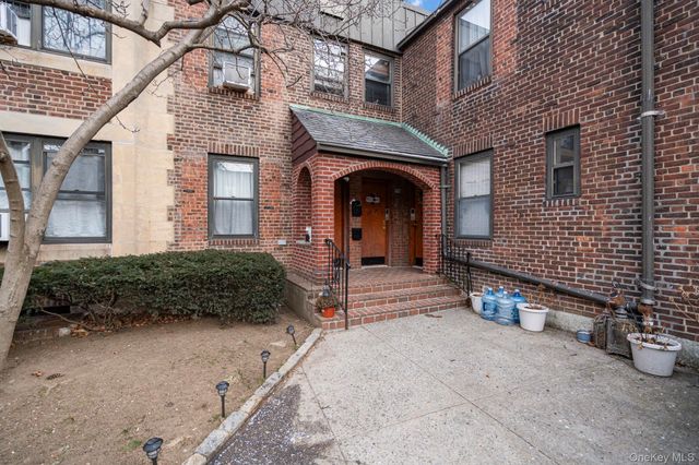 77-15 Ditmars Boulevard B2, Jackson Heights, NY 11370