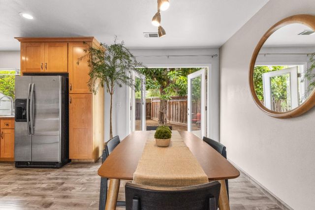 670 W Rincon Avenue, Campbell, CA 95008