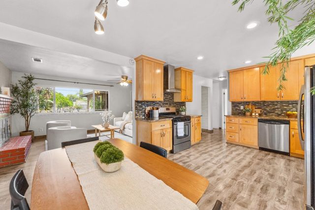 670 W Rincon Avenue, Campbell, CA 95008