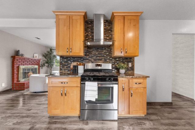 670 W Rincon Avenue, Campbell, CA 95008