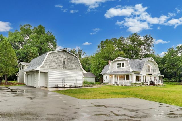 4320 Giant Oak Drive, Mchenry, IL 60051