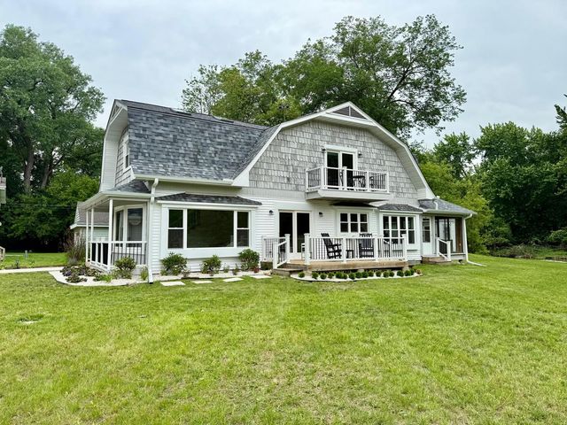 4320 Giant Oak Drive, Mchenry, IL 60051