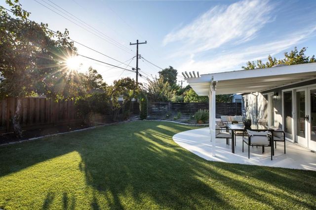 4072 Sutherland Drive, Palo Alto, CA 94303
