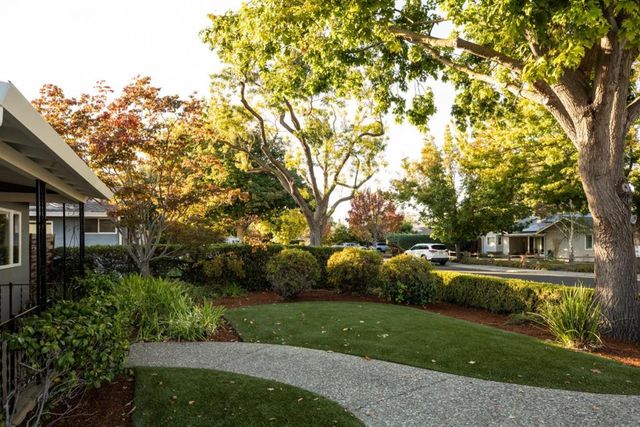 4072 Sutherland Drive, Palo Alto, CA 94303
