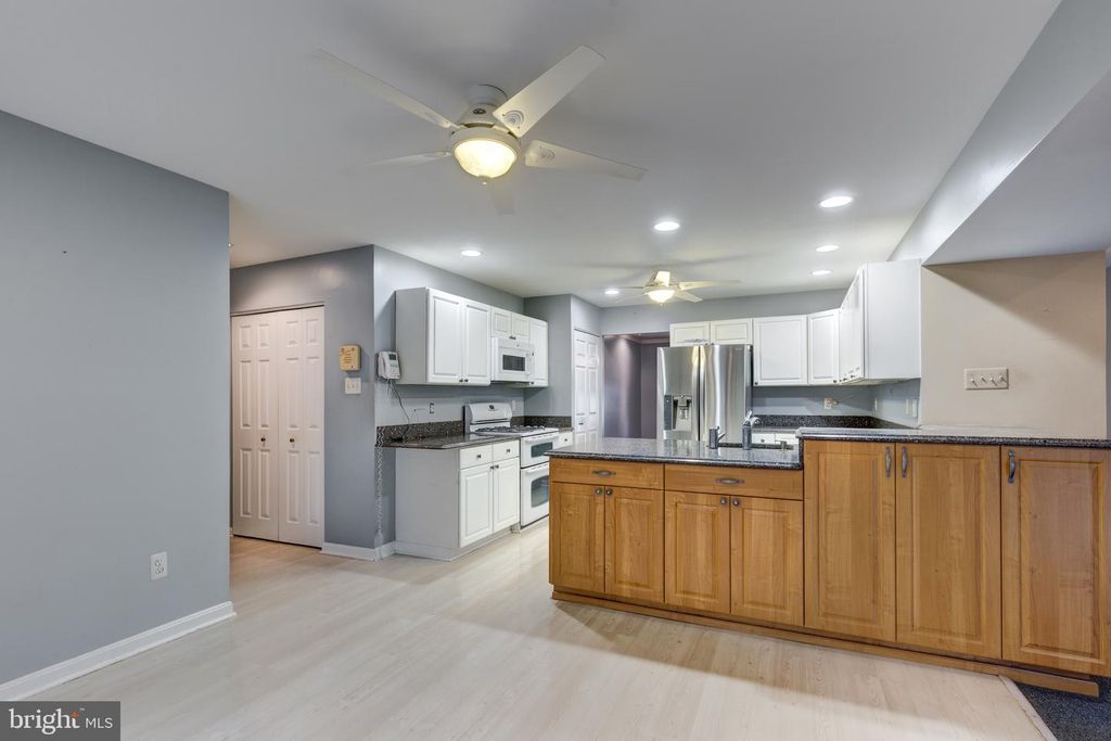 Image 18 of property listing at 17 GOLDEN GRASS CT, Owings Mills, MD 21117