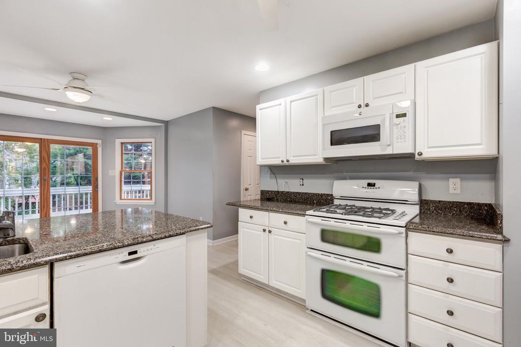 Image 21 of property listing at 17 GOLDEN GRASS CT, Owings Mills, MD 21117