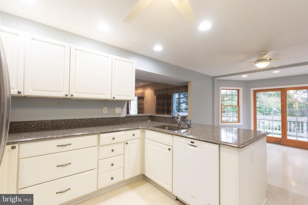 Image 22 of property listing at 17 GOLDEN GRASS CT, Owings Mills, MD 21117
