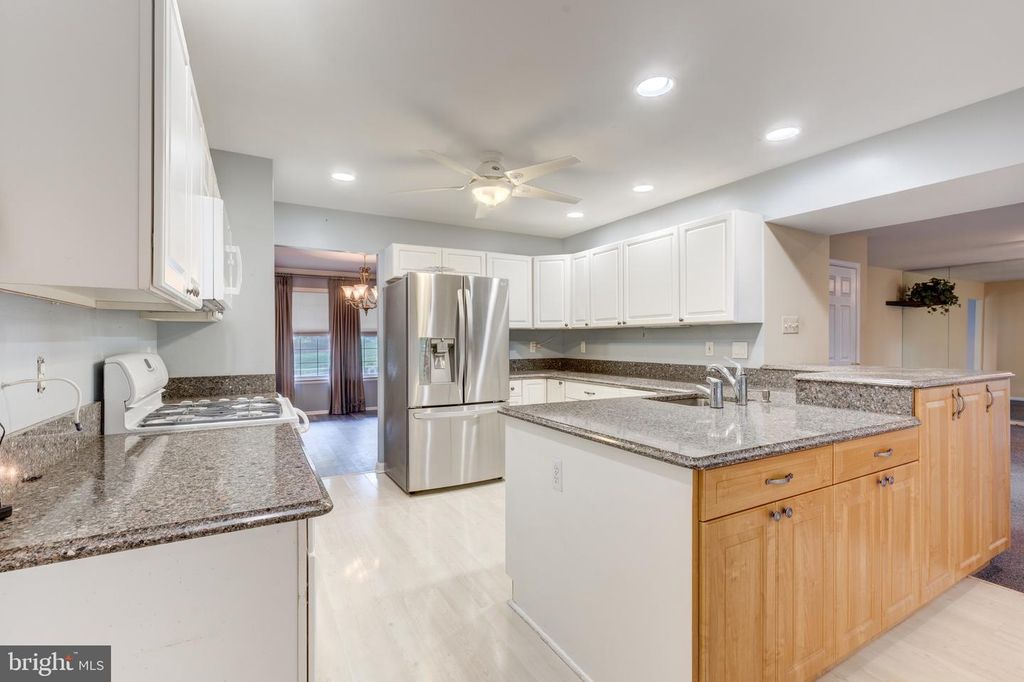 Image 24 of property listing at 17 GOLDEN GRASS CT, Owings Mills, MD 21117