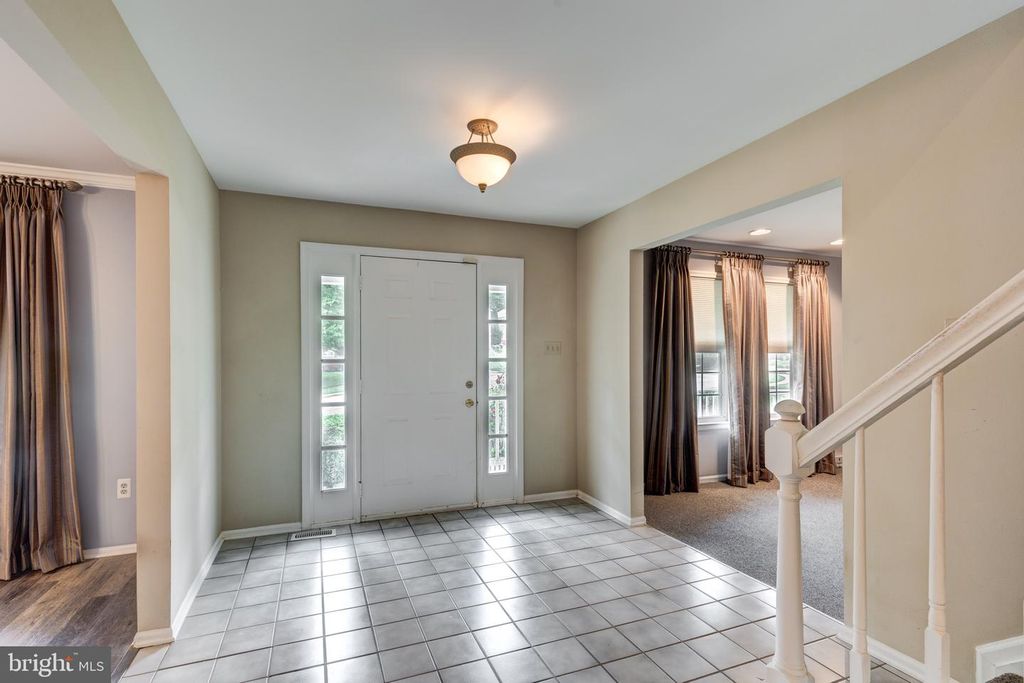 Image 3 of property listing at 17 GOLDEN GRASS CT, Owings Mills, MD 21117