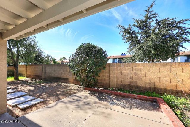 17236 N 1ST Place, Phoenix, AZ 85022