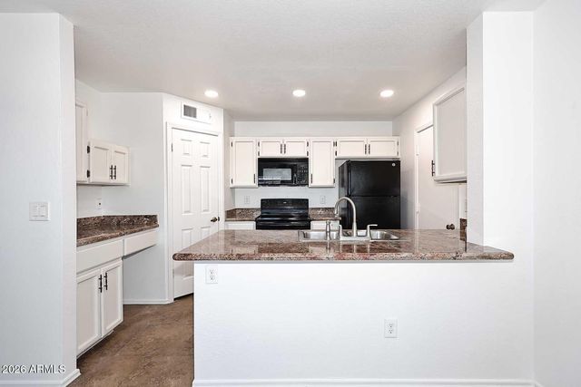 17236 N 1ST Place, Phoenix, AZ 85022