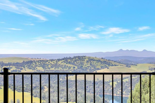 12688 Turkey Point Cir, Penn Valley, CA 95946