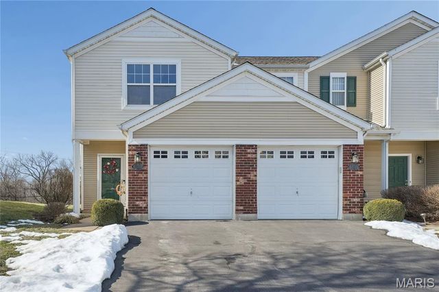 4887 Heritage Heights Circle, Hazelwood, MO 63042