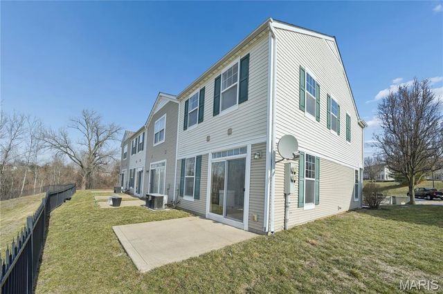 4887 Heritage Heights Circle, Hazelwood, MO 63042