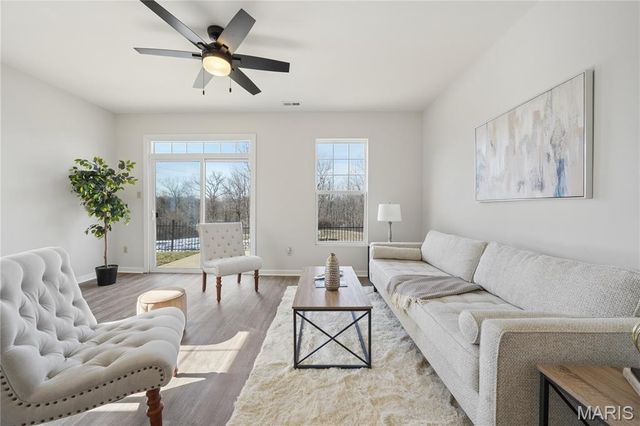 4887 Heritage Heights Circle, Hazelwood, MO 63042