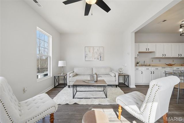 4887 Heritage Heights Circle, Hazelwood, MO 63042