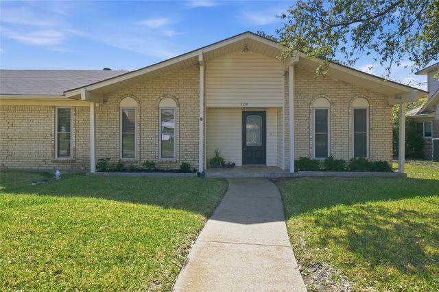 709 Colonial Drive, Garland, TX 75043
