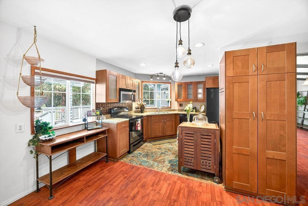 Image 19 of property listing at 8975 Lawrence Welk Dr SPC 451 451, Escondido, CA 92026