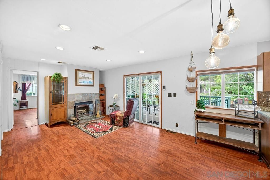 Image 4 of property listing at 8975 Lawrence Welk Dr SPC 451 451, Escondido, CA 92026