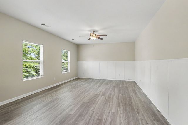 2233 Bee Hive Dr, Columbia, TN 38401