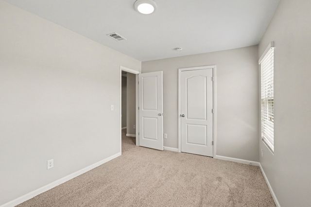 2233 Bee Hive Dr, Columbia, TN 38401