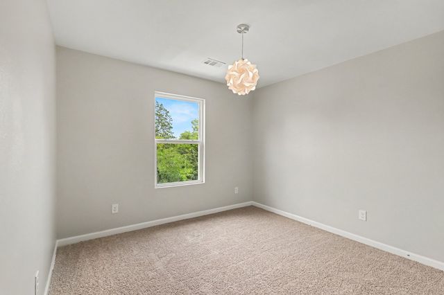 2233 Bee Hive Dr, Columbia, TN 38401