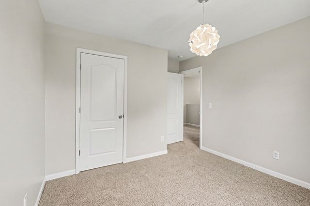 2233 Bee Hive Dr, Columbia, TN 38401