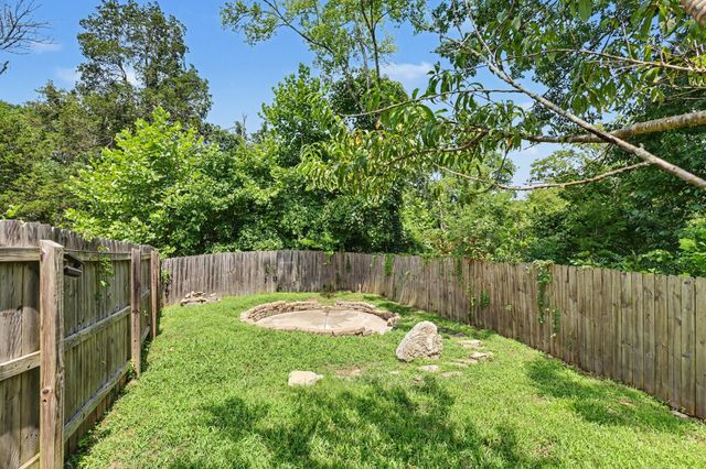 2233 Bee Hive Dr, Columbia, TN 38401