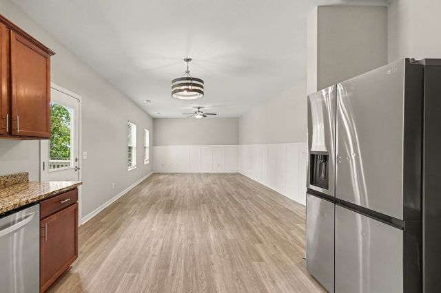 2233 Bee Hive Dr, Columbia, TN 38401