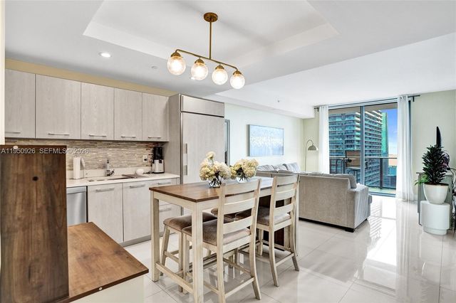 45 SW 9th St 4004, Miami, FL 33130