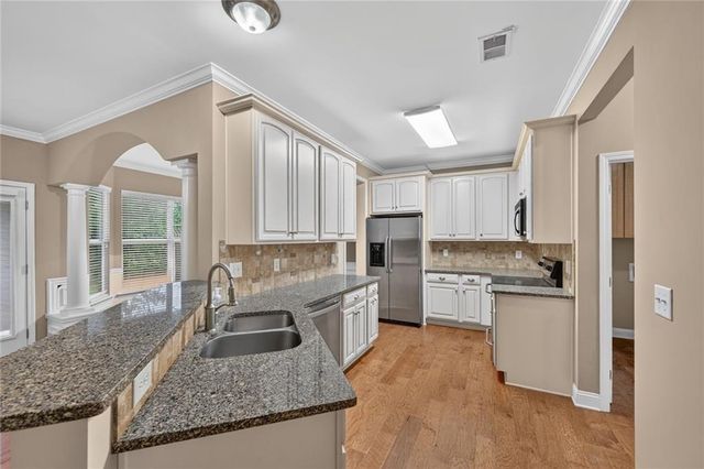 301 Stream Side Pass, Woodstock, GA 30188