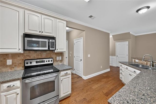 301 Stream Side Pass, Woodstock, GA 30188