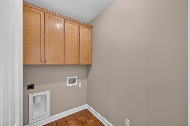 301 Stream Side Pass, Woodstock, GA 30188