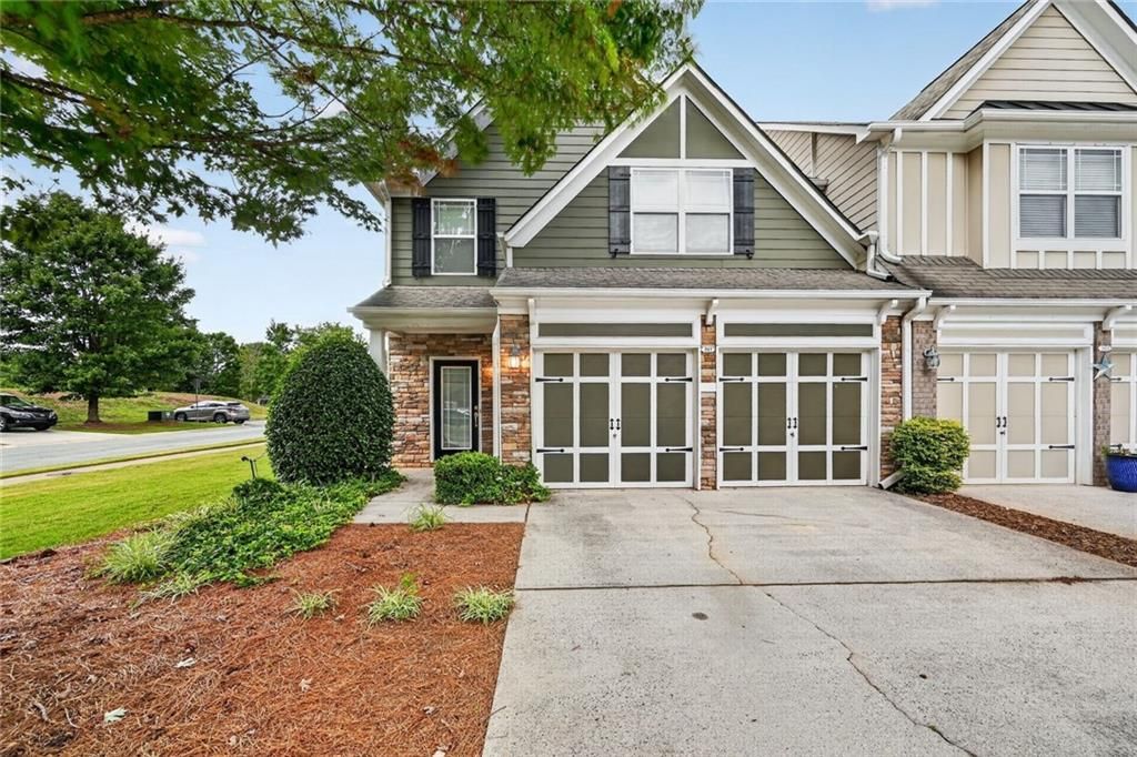 301 Stream Side Pass, Woodstock, GA 30188