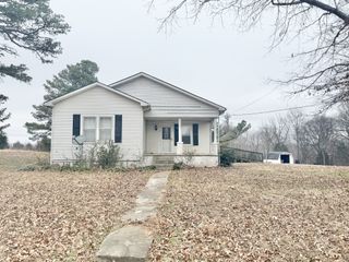 560 State Line Rd, Loretto, TN 38469