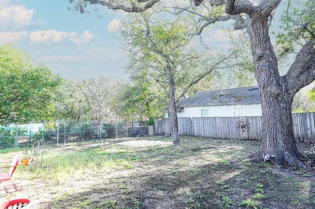 307 Rock Street, Bowie, TX 76230