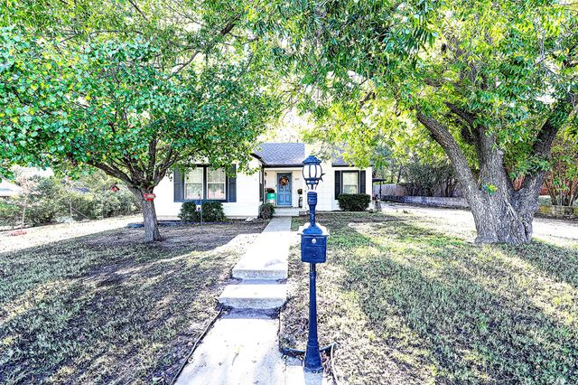 307 Rock Street, Bowie, TX 76230