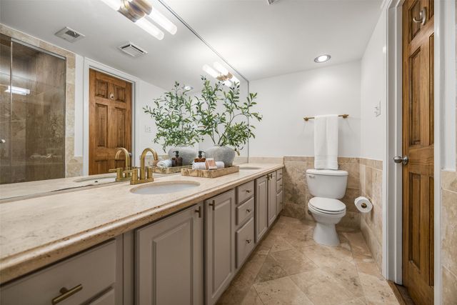 10221 Regal Oaks Drive 10221, Dallas, TX 75230