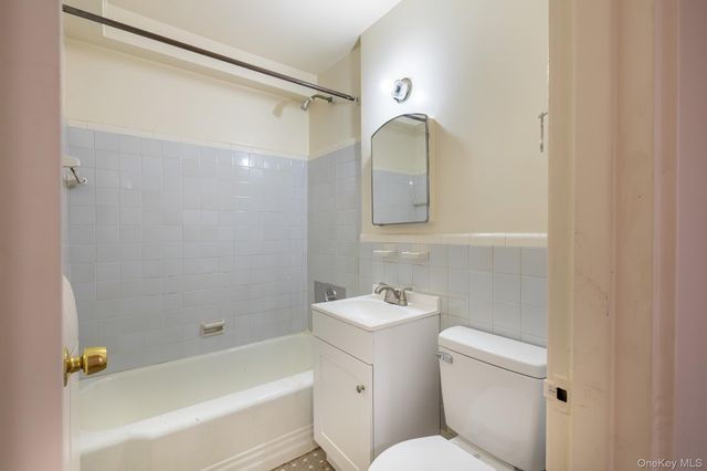 25 Knolls Crescent 9E, Bronx, NY 10463