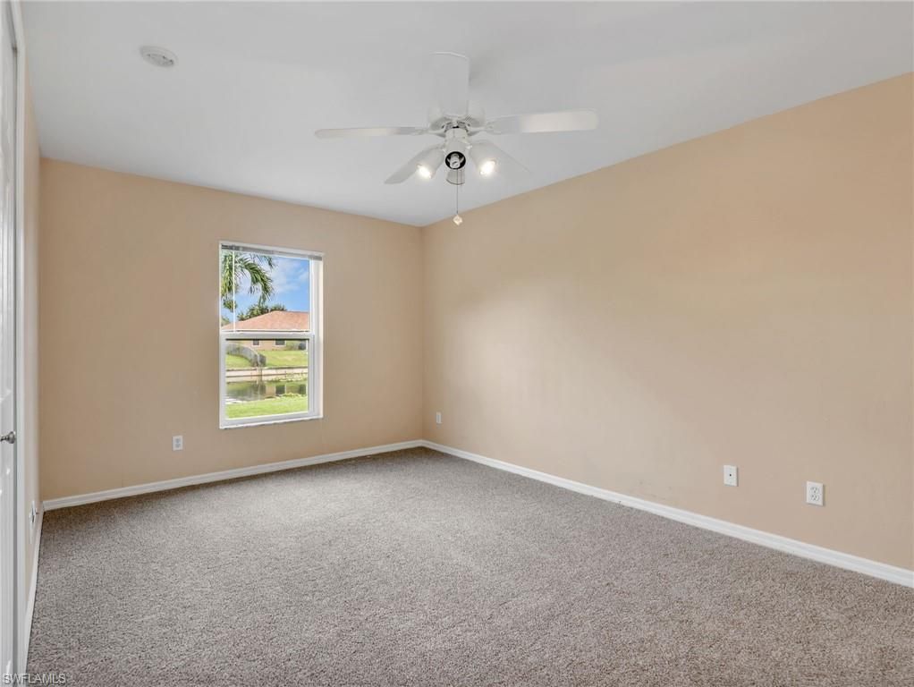 Image 24 of property listing at 323 SE 9th AVE, Cape Coral, FL 33990