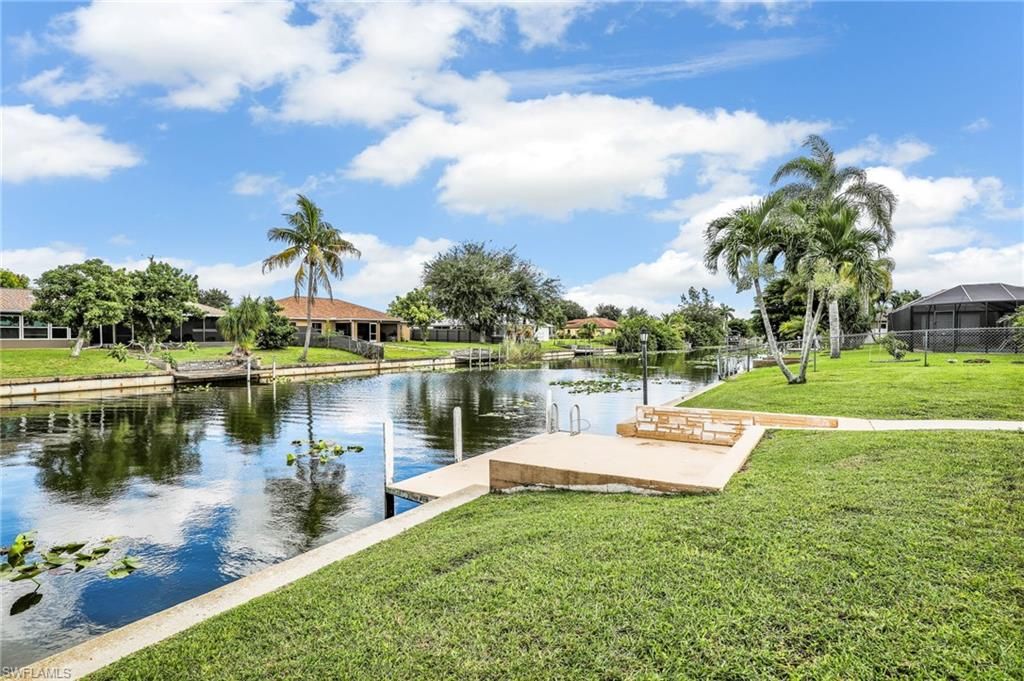 Image 36 of property listing at 323 SE 9th AVE, Cape Coral, FL 33990